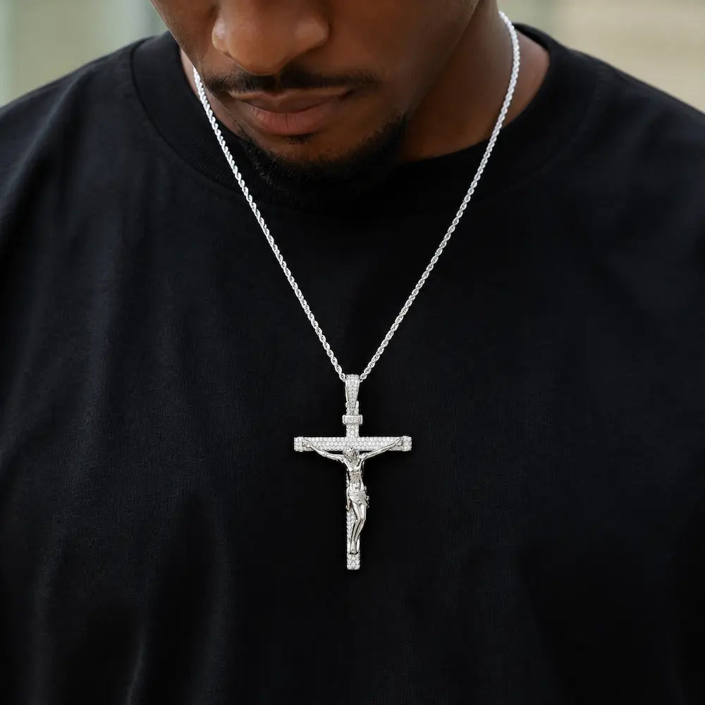 SPACEICE Fully Paved Moissanite Jesus Cross Pendant – Styling Visualization